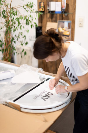 Individuelle Veredelung von Werbedisplays bei Indisplay